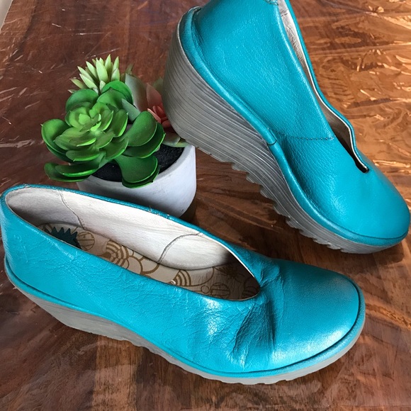 FLY LONDON turquoise shoes - Picture 1 of 7
